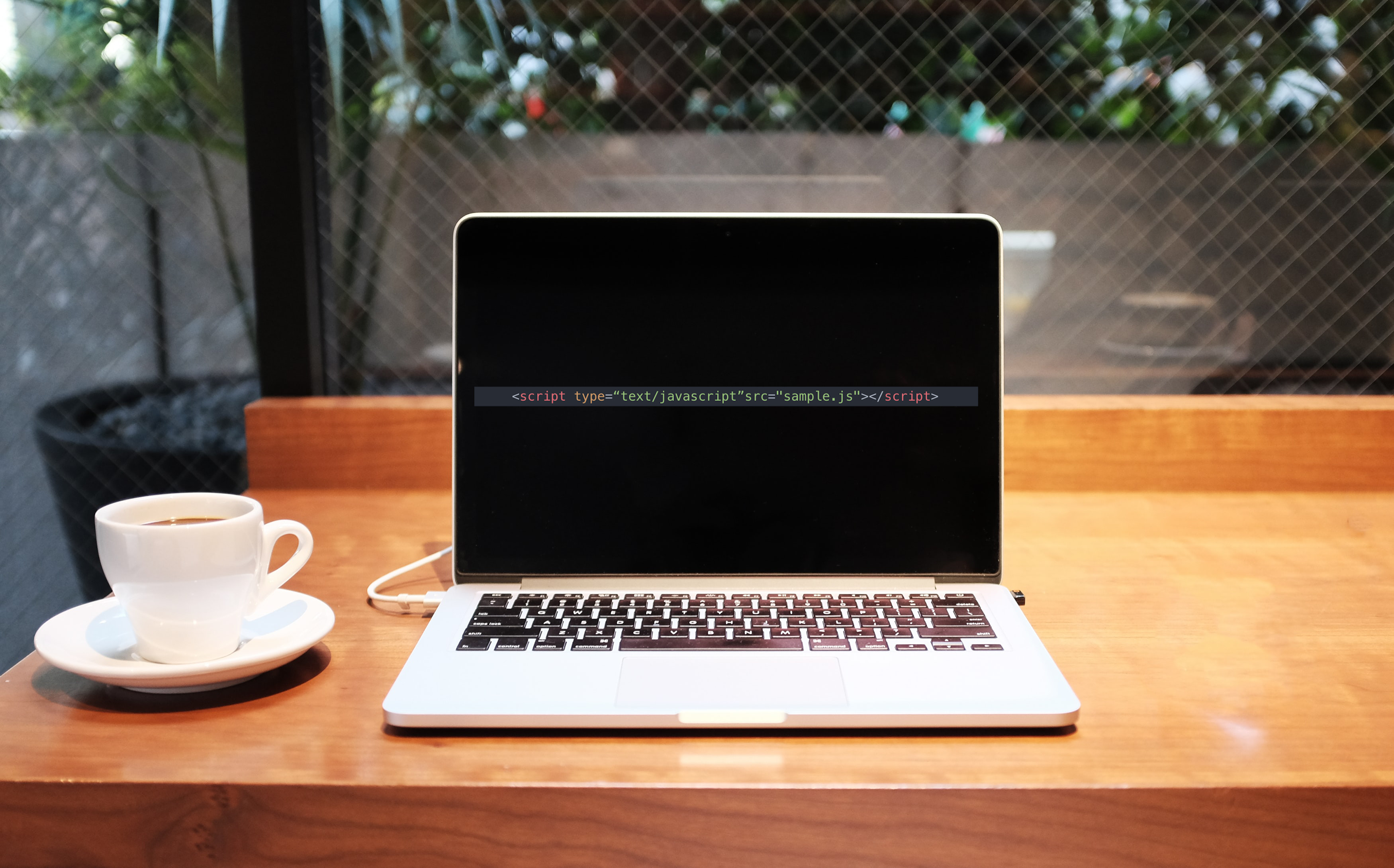 設定はECサイトにJavaScriptタグを1行設定するだけ